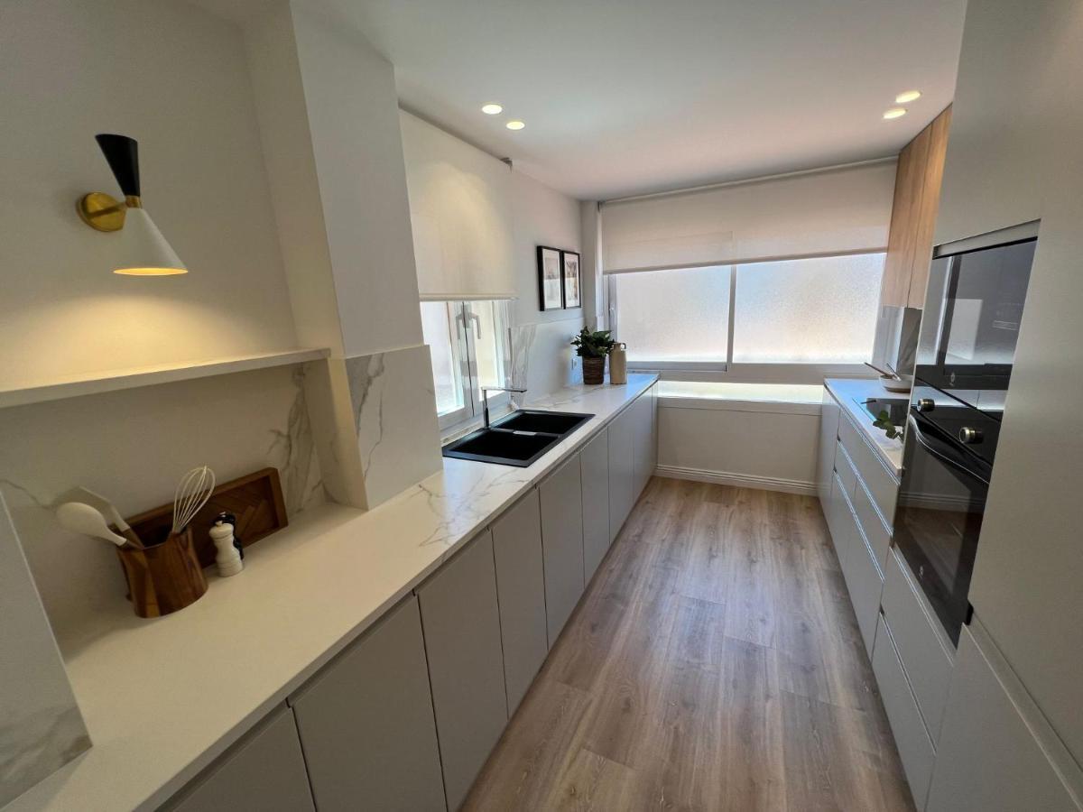 Donoso Cortes & Free Parking By Ele Apartments Malaga Exterior photo